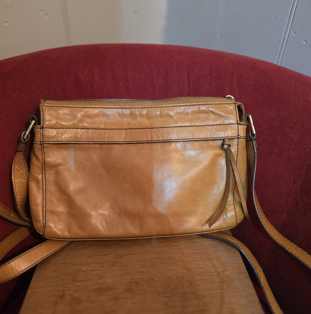 Hobo Billie Leather Crossbody Bag